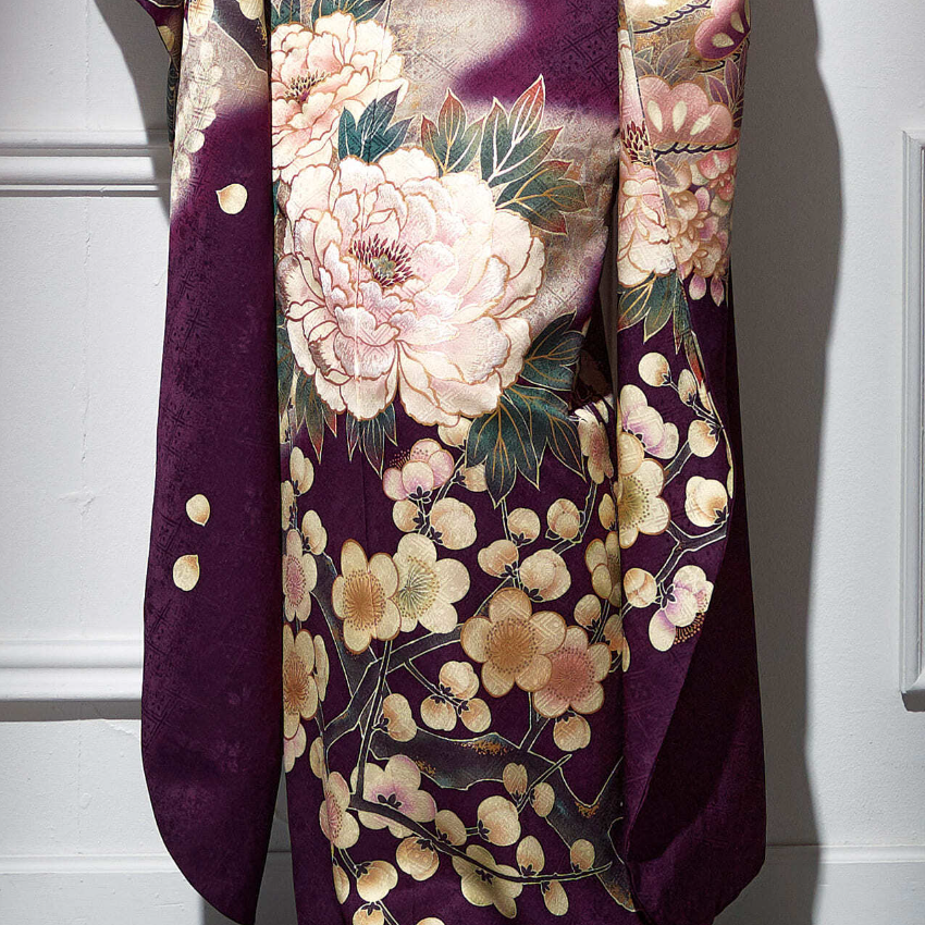 振袖 美しい花模様 梅 菊 萩 藤 紫陽花 真紅色 金彩 K-4659 振袖 美しい花模様 梅 菊 萩 藤 紫陽花 真紅色 金彩 K-4659